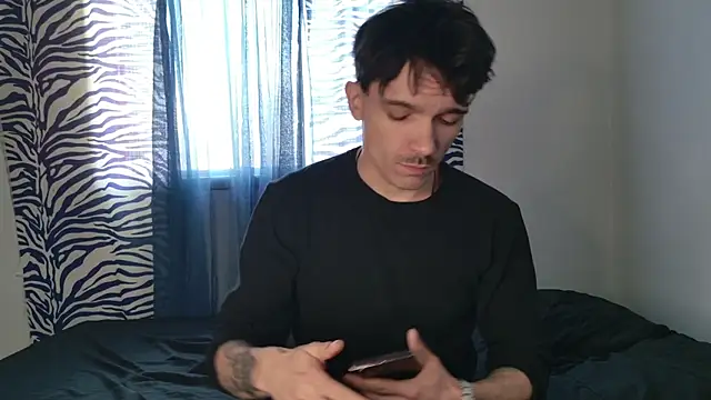 Snapshot of JackDesFeux chatting on 04-21-26, 04:57 JackDesFeux online show from 04-21-26, 04:57