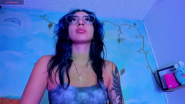 SaturnooStonee online show from 04-19-26, 01:39