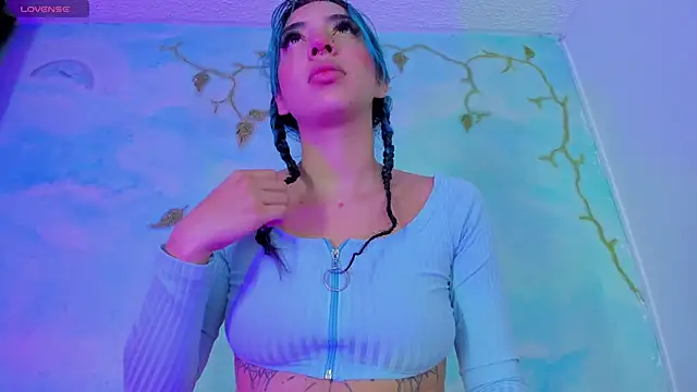 SaturnooStonee online show from 10-31-25, 06:54