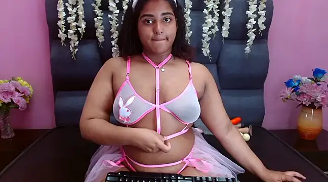 Sofia Hernandez  online show from 03-02-25, 09:54