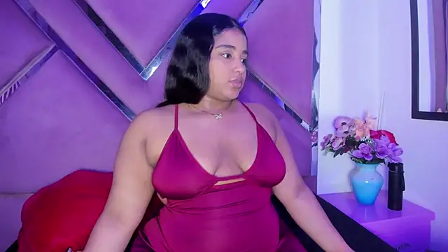 Sofia Hernandez  online show from 12-19-25, 02:48