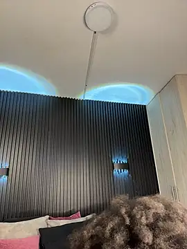 Snapshot of kendall_coxx chatting on 04-11-26, 06:21 kendall coxx online show from 04-11-26, 06:21