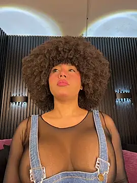 Snapshot of kendall_coxx chatting on 03-15-26, 05:36 kendall coxx online show from 03-15-26, 05:36