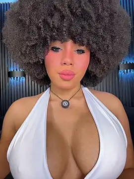 Snapshot of kendall_coxx chatting on 07-11-26, 01:39 kendall coxx online show from 07-11-26, 01:39