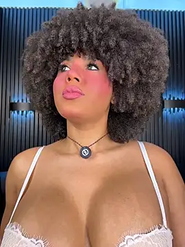 Snapshot of kendall_coxx chatting on 07-22-26, 05:42 kendall coxx online show from 07-22-26, 05:42