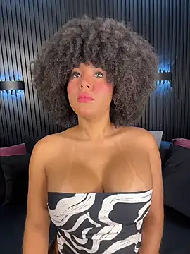 Snapshot of kendall_coxx chatting on 02-27-26, 11:32 kendall coxx online show from 02-27-26, 11:32