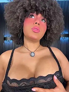 Snapshot of kendall_coxx chatting on 07-25-26, 12:22 kendall coxx online show from 07-25-26, 12:22