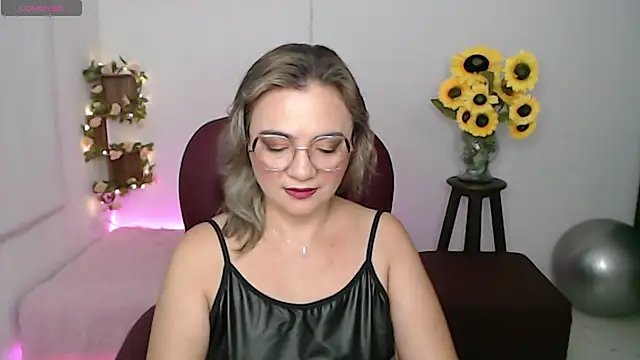 ana milf online show from 03-01-26, 11:54