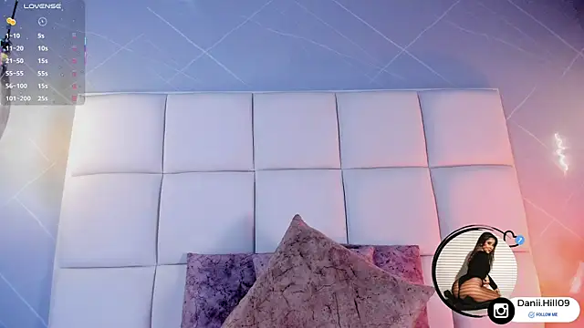 danii hill  online show from 10-18-25, 04:58