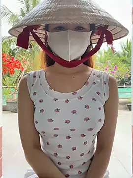 BabyThree  online show from 02-11-26, 09:42