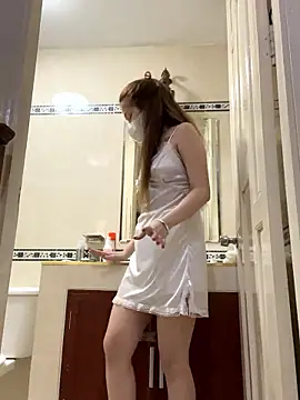 BabyThree  online show from 01-12-26, 07:09