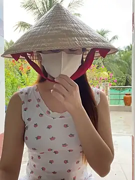 BabyThree  online show from 11-13-25, 08:29