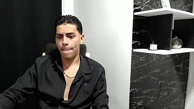 Snapshot of TenderBoyBigCock_ chatting on 10-30-25, 11:12 TenderBoyBigCock online show from 10-30-25, 11:12