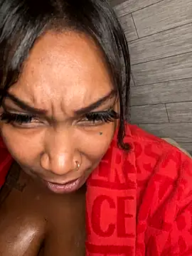 Snapshot of CUMQUEEN-XXX69 chatting on 09-24-25, 04:52 CUMQUEEN-XXX69 online show from 09-24-25, 04:52