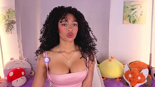 Snapshot of Heily_Fox chatting on 05-17-26, 12:21 Heily Fox online show from 05-17-26, 12:21
