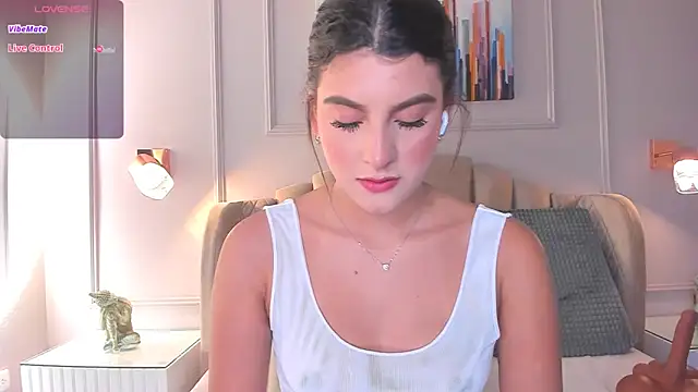 Snapshot of aria_greco chatting on 02-28-25, 06:21 aria greco online show from 02-28-25, 06:21