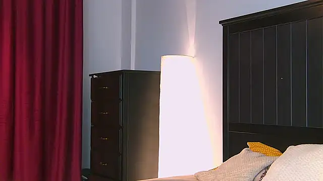 Yanira Muslim online show from 09-19-25, 04:27