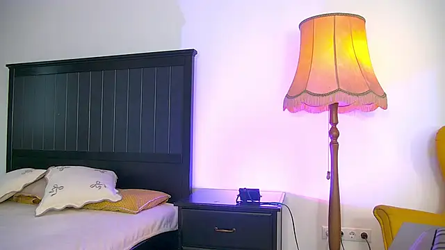 Yanira Muslim online show from 03-25-26, 05:07