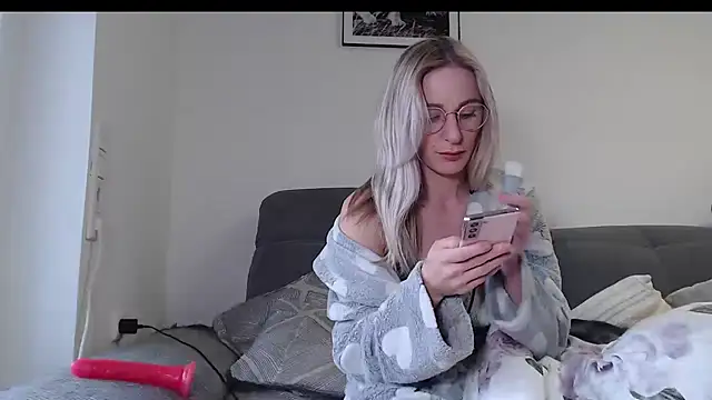 Liana Lou online show from 03-01-26, 04:07