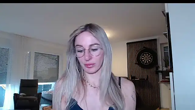 Liana Lou online show from 03-08-26, 07:44