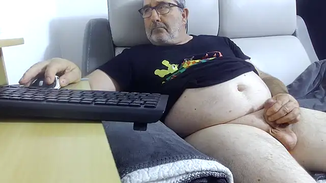 Snapshot of gillou1234 chatting on 09-22-25, 10:38 gillou1234 online show from 09-22-25, 10:38