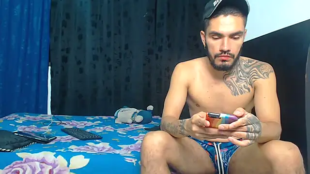 Hot Sharks  online show from 11-28-25, 03:17