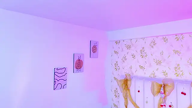 Sara Desire online show from 12-20-25, 12:19