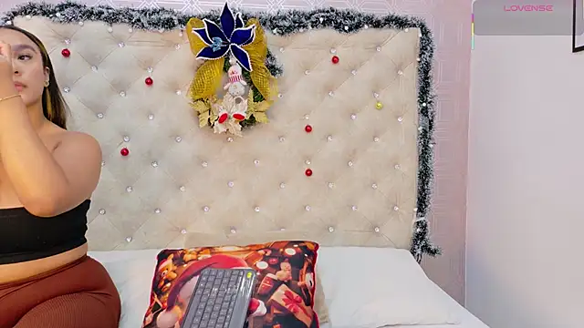 Sara Desire online show from 11-28-25, 12:38