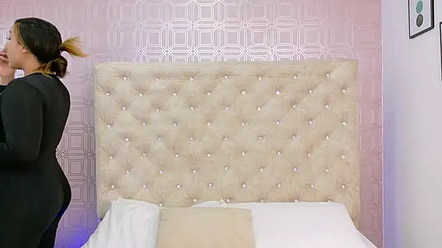 Sara Desire online show from 10-10-25, 12:17