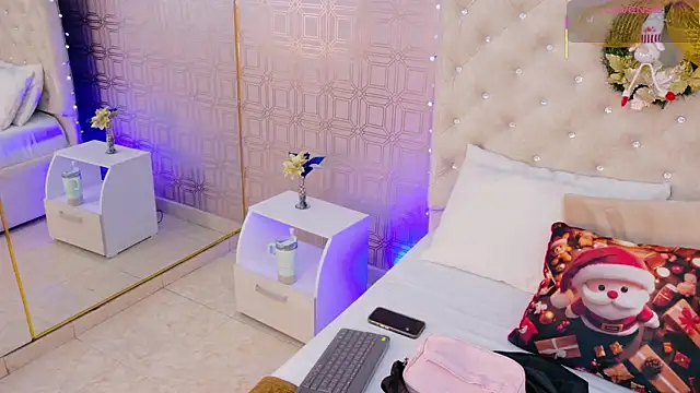 Sara Desire online show from 11-27-25, 12:16