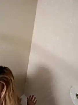 allissonw13 online show from 04-14-26, 08:19