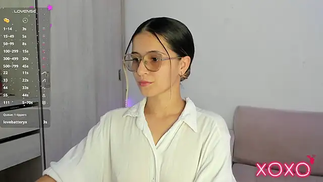 Lilacutte  online show from 12-22-25, 04:18