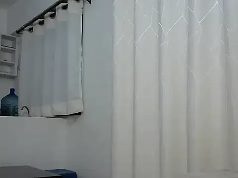 Snapshot of hottgirlval chatting on 04-27-26, 08:40 hottgirlval online show from 04-27-26, 08:40