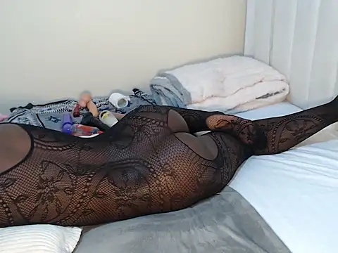 sweet essin online show from 11-09-25, 06:01