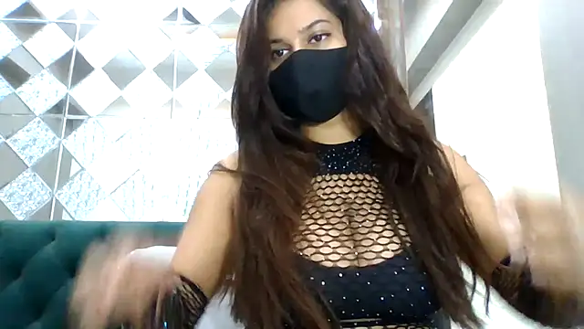 Snapshot of sparkling_queen chatting on 09-20-25, 05:34 sparkling queen online show from 09-20-25, 05:34