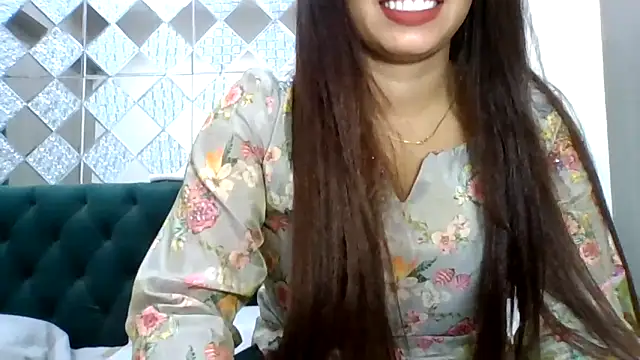 Snapshot of sparkling_queen chatting on 09-29-25, 08:47 sparkling queen online show from 09-29-25, 08:47