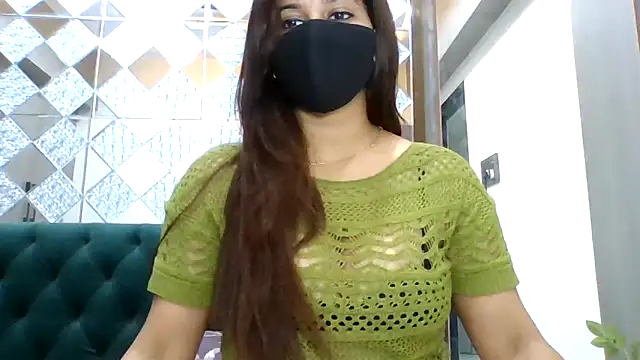 Snapshot of sparkling_queen chatting on 09-17-25, 04:25 sparkling queen online show from 09-17-25, 04:25