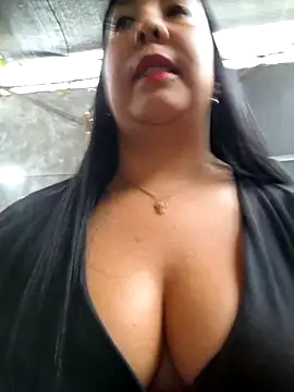 Bella keny online show from 10-24-25, 05:56