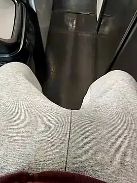 Snapshot of A_man_in_public chatting on 01-17-26, 03:26 A man in public online show from 01-17-26, 03:26