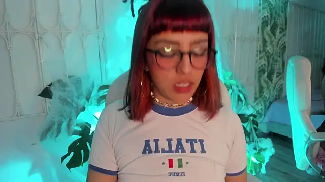 cute hollywood online show from 10-24-25, 09:03