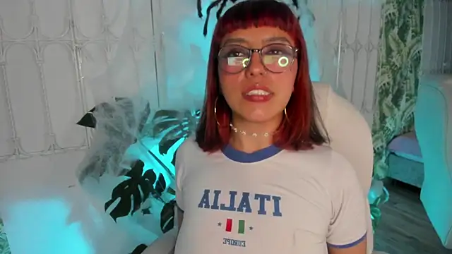 cute hollywood online show from 10-20-25, 08:53