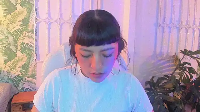 Snapshot of cute_hollywood chatting on 02-04-26, 12:00 cute hollywood online show from 02-04-26, 12:00