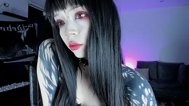 Snapshot of SophieHill_gh chatting on 06-14-26, 04:46 SophieHill gh online show from 06-14-26, 04:46