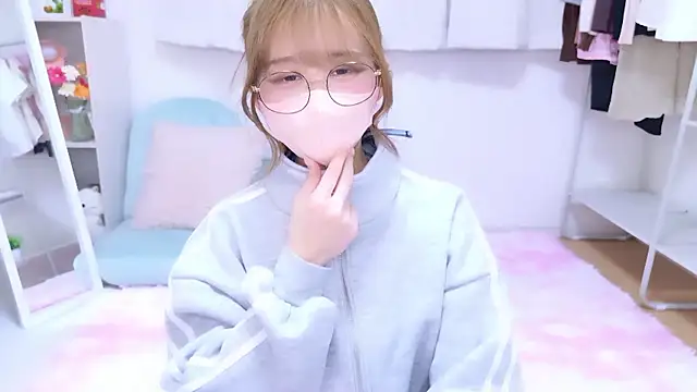 Snapshot of chihiro_ri chatting on 11-08-25, 11:41 chihiro ri online show from 11-08-25, 11:41