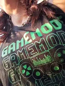 Genevieve143 online show from 02-02-25, 11:00