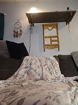 Genevieve143 online show from 10-25-25, 07:40