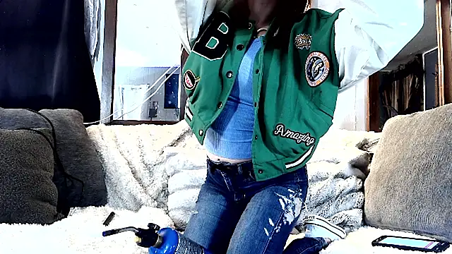 Genevieve143 online show from 05-08-26, 09:35