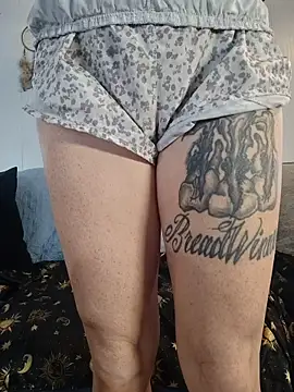 Genevieve143 online show from 10-16-25, 08:50