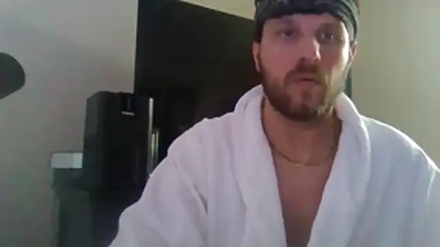 Snapshot of jonnybans chatting on 06-24-26, 02:48 jonnybans online show from 06-24-26, 02:48