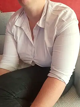 cruellaculdenfer67 online show from 10-14-25, 08:26